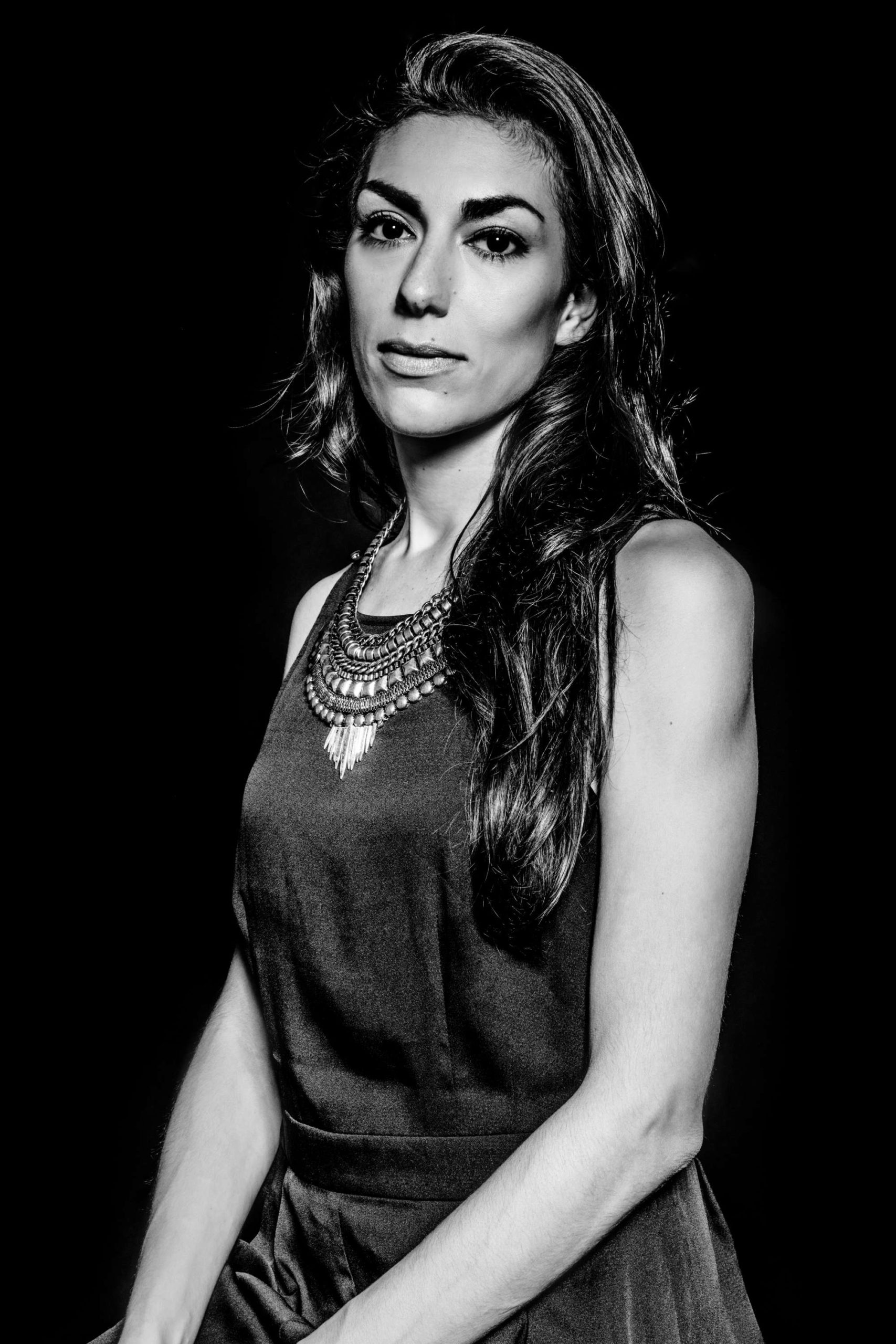 Freestylefotograf Jochen Rolfes aus Düsseldorf mit freien Arbeiten/Projekten: Portrait-Shooting auf der Party schwarzweiß, Foto 27