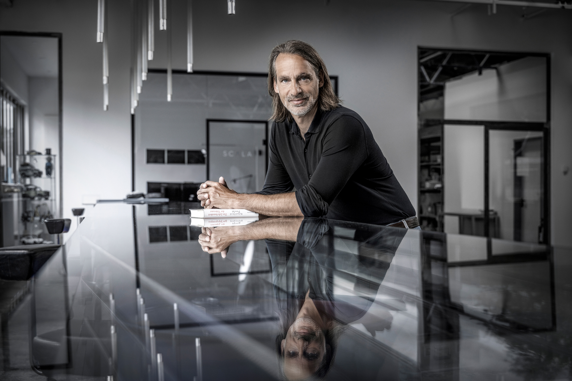 Editorialfotograf Jochen Rolfes aus Düsseldorf mit Editorialfotografie: Shooting für das ZOO:M Magazin mit Richard David Precht, Bild 1